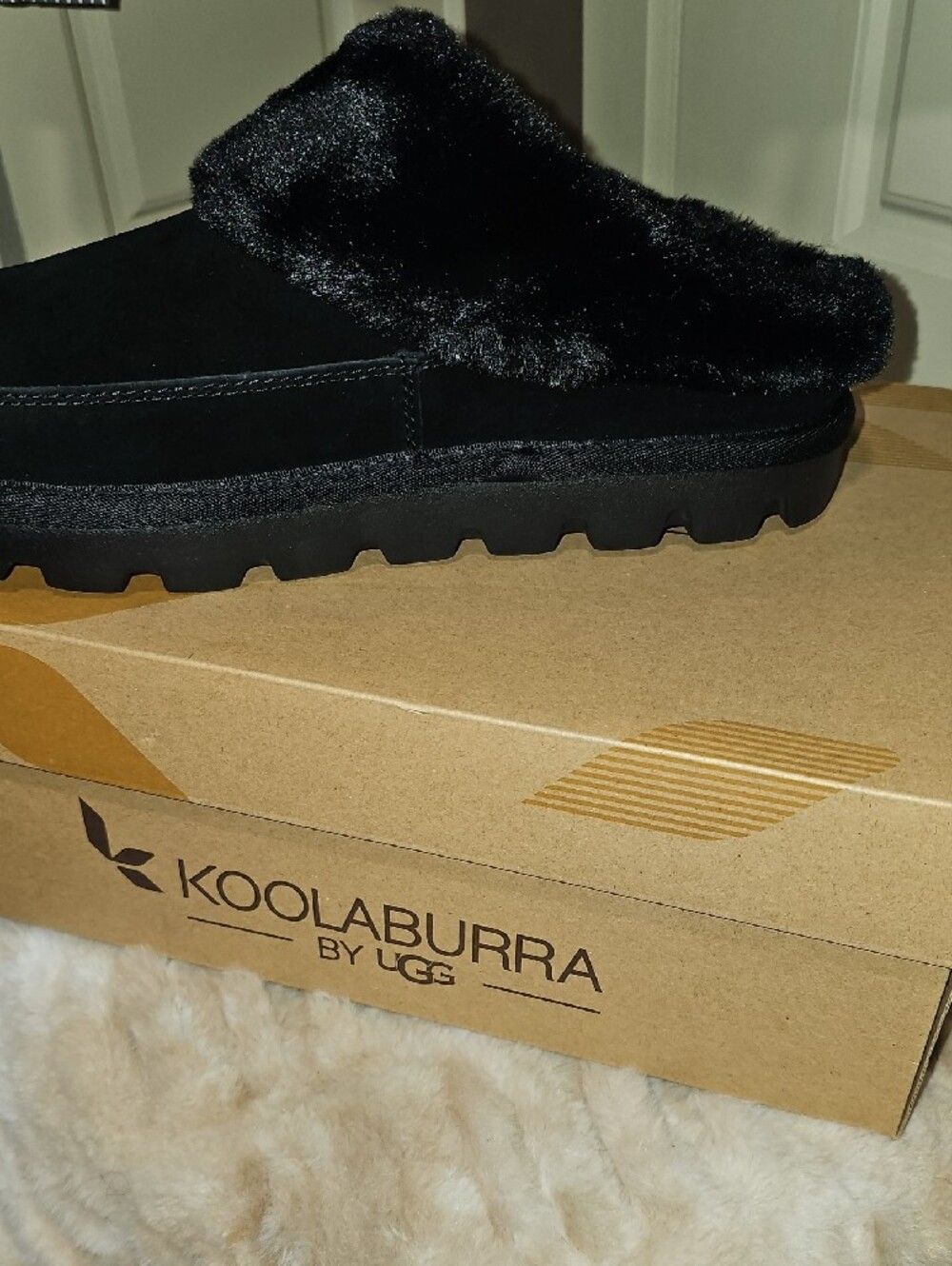 Koolaburra W Tizzey Black Faux Fur Slip-On Sueded Clog Size 10 - Picture 3 of 6
